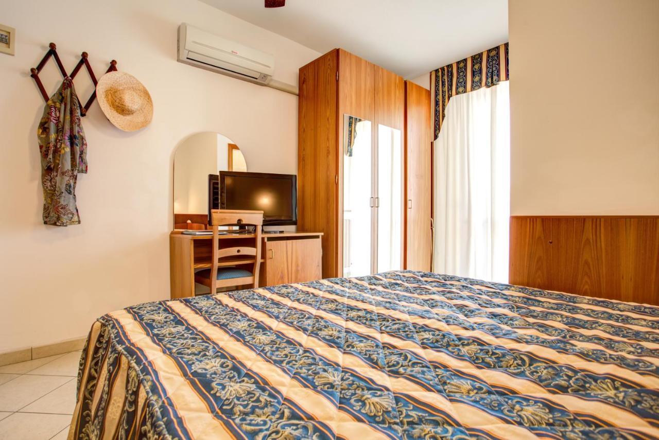 Hotel Genzianella Cervia Bagian luar foto