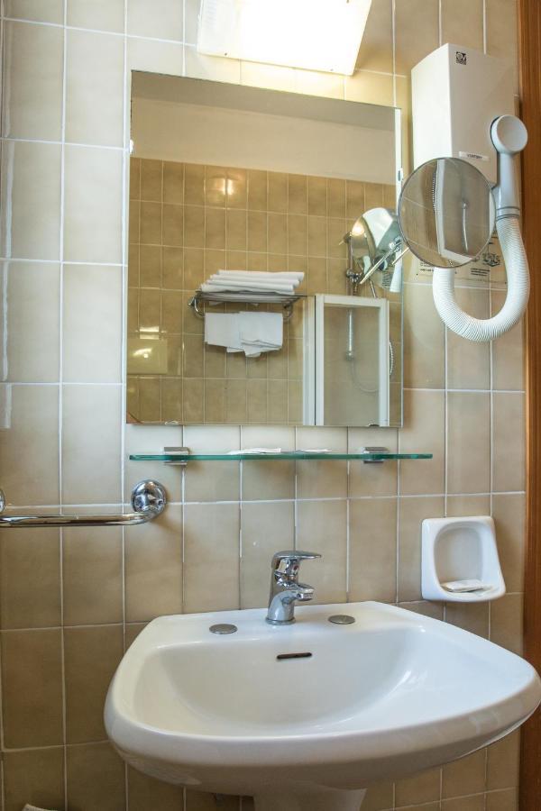 Hotel Genzianella Cervia Bagian luar foto