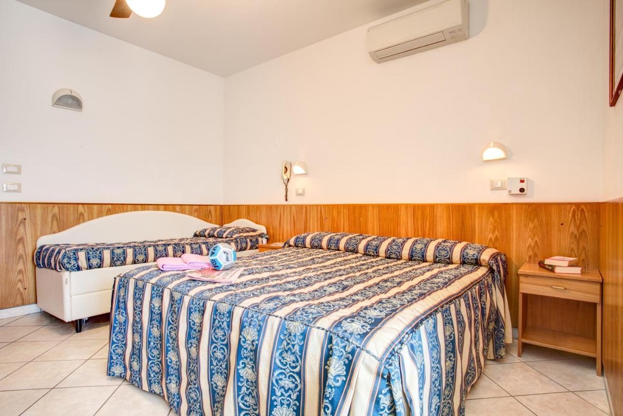 Hotel Genzianella Cervia Bagian luar foto