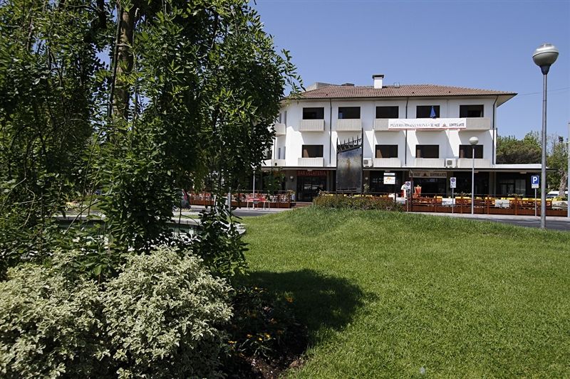 Hotel Genzianella Cervia Bagian luar foto